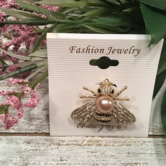 COPY - Bee Brooch - Picture 5 of 9